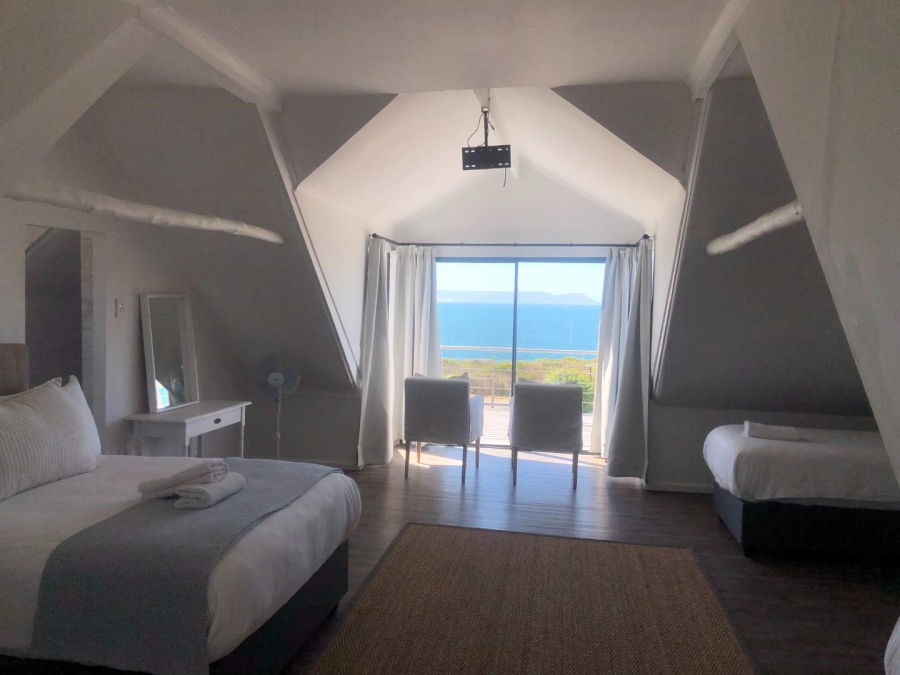 6 Bedroom Property for Sale in Westcliff Western Cape